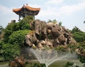 假山喷泉 