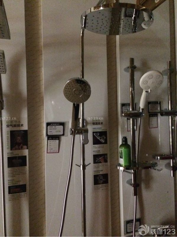 橱柜选好了，就要开始选择卫浴了。一直以来，我都有在网上选择比较，起初考虑过科勒，惠达，还有摩恩，虽然这几个品牌的东西质量没得话说，而且款式新颖，但是这些牌子的造价真心不低，预算一步步吃紧，逼得我只能退而求其次选择了九牧，话说九牧也还可以，算得上是十大品牌之一。<br>