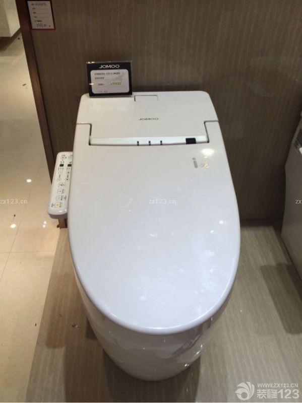 橱柜选好了，就要开始选择卫浴了。一直以来，我都有在网上选择比较，起初考虑过科勒，惠达，还有摩恩，虽然这几个品牌的东西质量没得话说，而且款式新颖，但是这些牌子的造价真心不低，预算一步步吃紧，逼得我只能退而求其次选择了九牧，话说九牧也还可以，算得上是十大品牌之一。<br>