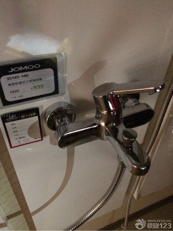橱柜选好了，就要开始选择卫浴了。一直以来，我都有在网上选择比较，起初考虑过科勒，惠达，还有摩恩，虽然这几个品牌的东西质量没得话说，而且款式新颖，但是这些牌子的造价真心不低，预算一步步吃紧，逼得我只能退而求其次选择了九牧，话说九牧也还可以，算得上是十大品牌之一。<br>