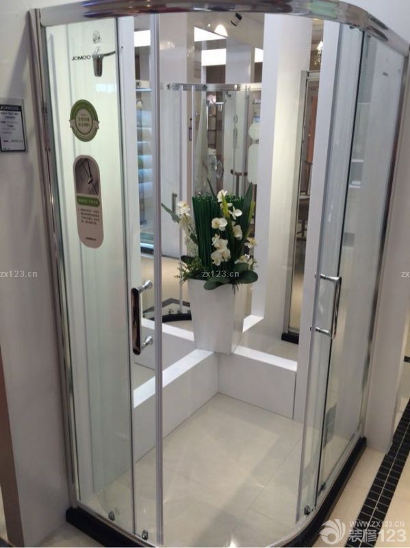 橱柜选好了，就要开始选择卫浴了。一直以来，我都有在网上选择比较，起初考虑过科勒，惠达，还有摩恩，虽然这几个品牌的东西质量没得话说，而且款式新颖，但是这些牌子的造价真心不低，预算一步步吃紧，逼得我只能退而求其次选择了九牧，话说九牧也还可以，算得上是十大品牌之一。<br>