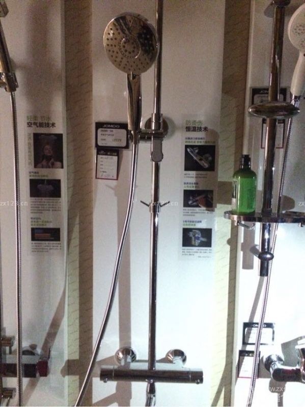 橱柜选好了，就要开始选择卫浴了。一直以来，我都有在网上选择比较，起初考虑过科勒，惠达，还有摩恩，虽然这几个品牌的东西质量没得话说，而且款式新颖，但是这些牌子的造价真心不低，预算一步步吃紧，逼得我只能退而求其次选择了九牧，话说九牧也还可以，算得上是十大品牌之一。<br>