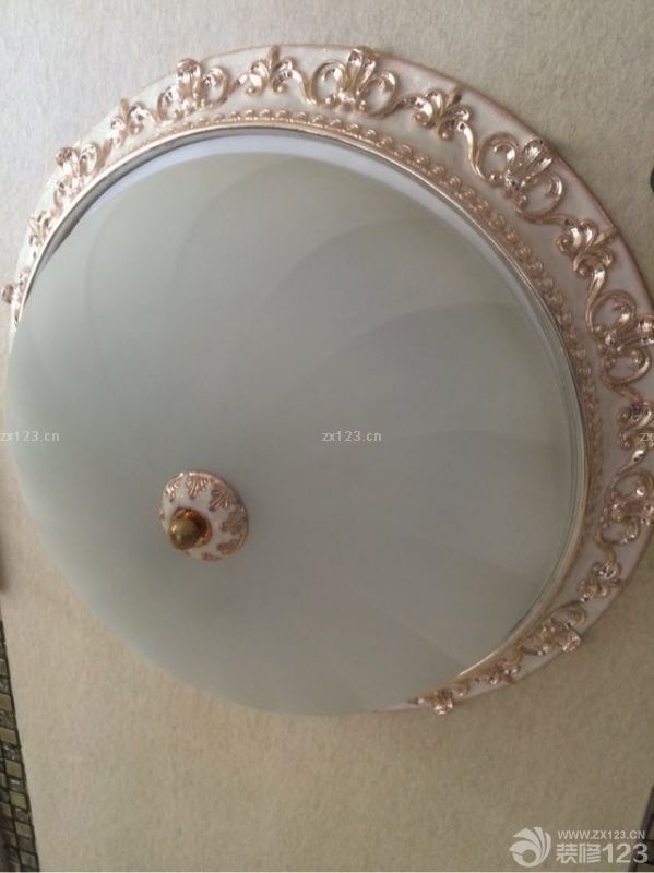 灯具到场，名字叫皇多玛～额！图一、二：主卧次卧；图三、四：书房，麻将房；图五：阳台；图六：进门灯！