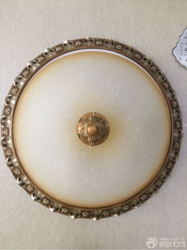 灯具到场，名字叫皇多玛～额！图一、二：主卧次卧；图三、四：书房，麻将房；图五：阳台；图六：进门灯！