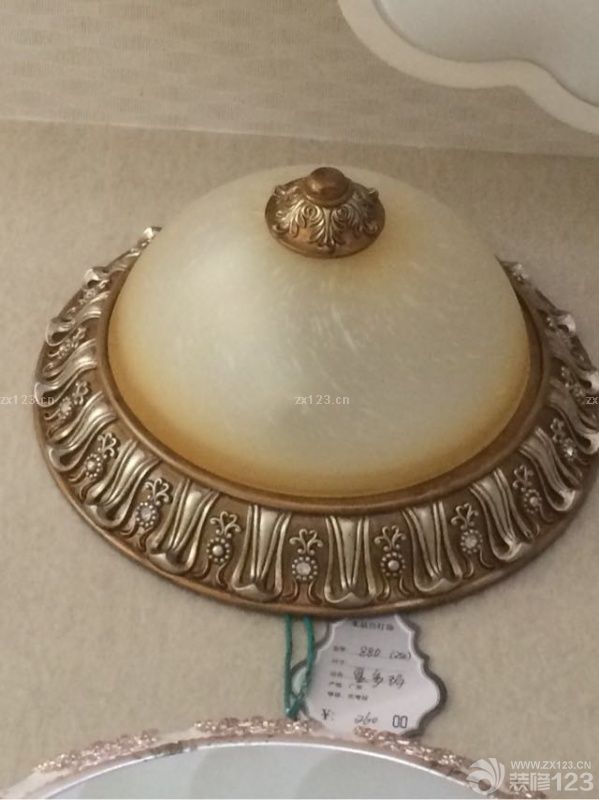 灯具到场，名字叫皇多玛～额！图一、二：主卧次卧；图三、四：书房，麻将房；图五：阳台；图六：进门灯！