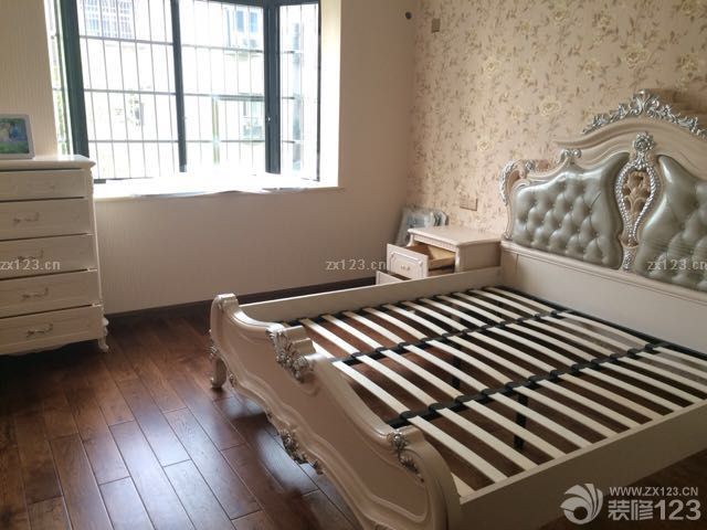 家具终于从广州拖回来了，物流老板是公公的朋友，送了两床垫，基本上啥都不缺啦。安装师傅花了一天时间把家具都拼接好，整体效果瞬间出来了。给大家看看