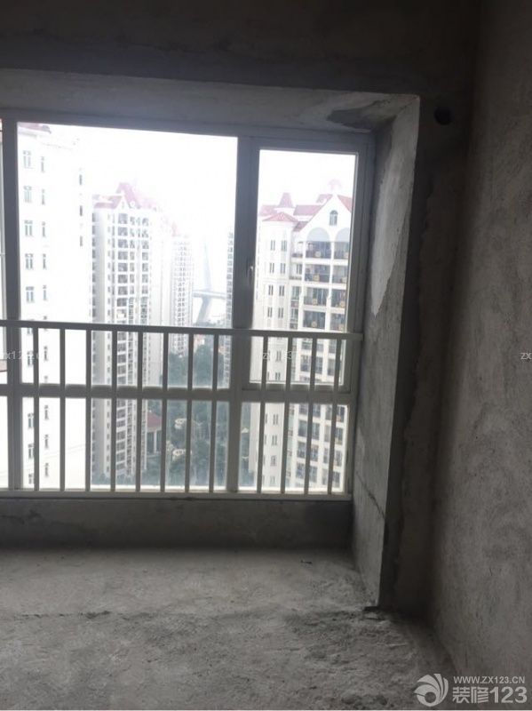 6月6号星期六早上10:00轩怡装修师傅来我新房子开始了第一锤！真的很兴奋！终于有了自己的小窝了！