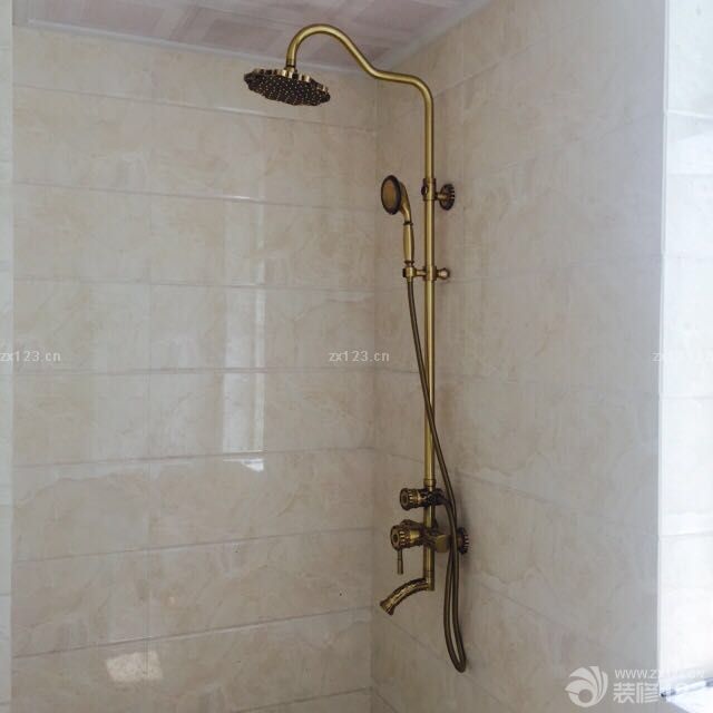 至今为止已经到装门的地步了！感觉进度比我们想象的要快一些。