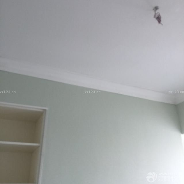 硅藻泥完工咯！还不错。我们毕竟第一次装修，能装这样也是很不错的了。