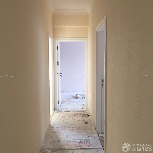 硅藻泥完工咯！还不错。我们毕竟第一次装修，能装这样也是很不错的了。