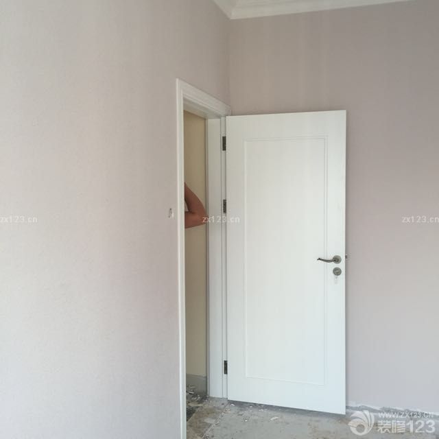 硅藻泥完工咯！还不错。我们毕竟第一次装修，能装这样也是很不错的了。