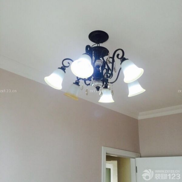 看看吧，在市场上选了好多次的结果，不是很满意，但却是最实惠的了。