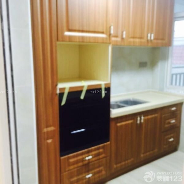 今天装橱柜打扫了一下！感觉还不错。