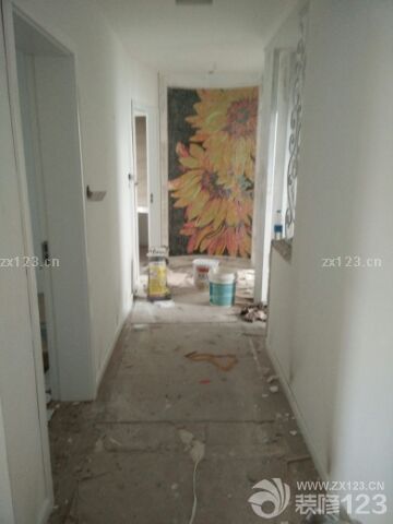 接着联系了门老板周日一天就给我把房门和淋浴全部搞定了，感谢中选门业的杜老板，门做的不错，价格也合理接下来就交给装修公司了。温老板亲自安排，有条不紊，节奏紧凑，设计师全程现场监督，进度很快，给我减轻了很多压力，师傅们都棒棒哒希望结婚之前顺利完工，加油！