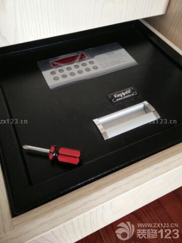 时间已经相当紧迫了，装修公司也安排的十分紧凑，我们也联系了家电安装，都很辛苦，今天也做了保洁，果然大变样，看看成果吧。