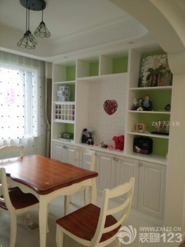 基本完工，装修公司真给力，后期还陆续根据我们的要求做完善。双方的爸妈都挺满意的，也没耽误婚礼。结婚那天大家来新房，都赞不绝口，啥也不说了，上图。