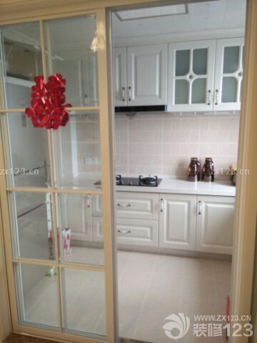 基本完工，装修公司真给力，后期还陆续根据我们的要求做完善。双方的爸妈都挺满意的，也没耽误婚礼。结婚那天大家来新房，都赞不绝口，啥也不说了，上图。