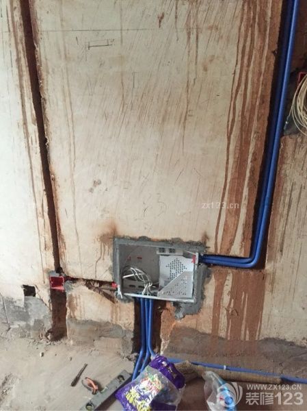 水电工程排线，感觉水电部分都还是蛮不错的，只是自己好像真的不太会。