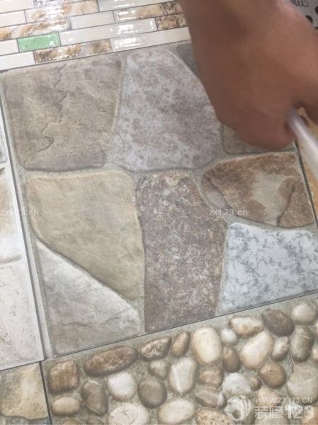 瓷砖与地砖都选好了，我的鞋柜也快完成啦。