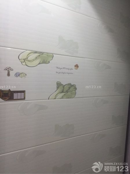 瓷砖与地砖都选好了，我的鞋柜也快完成啦。