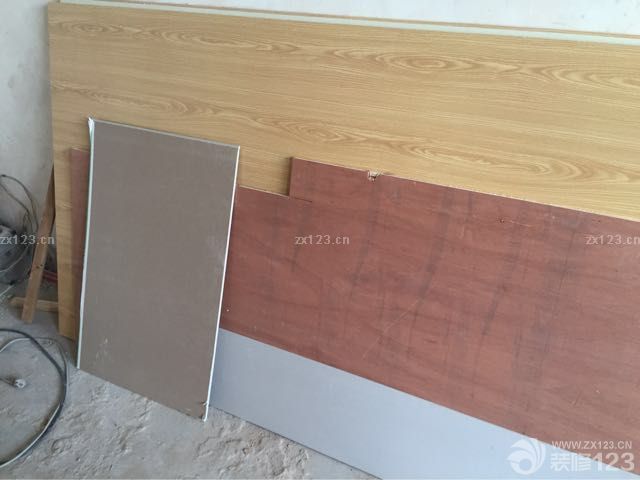 今天开始做客厅的吊顶啦。