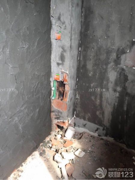 水泥批墙，阳台，厕所～