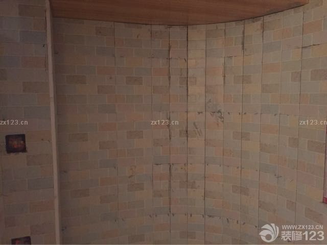 磕磕碰碰一路过来，总算瓷砖都快贴完了，明天就可以贴地砖啦！