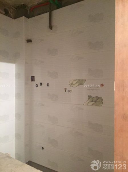 磕磕碰碰一路过来，总算瓷砖都快贴完了，明天就可以贴地砖啦！