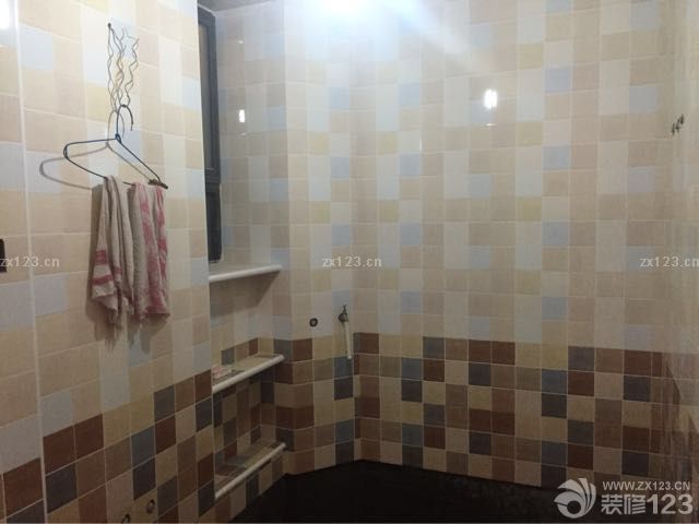 磕磕碰碰一路过来，总算瓷砖都快贴完了，明天就可以贴地砖啦！