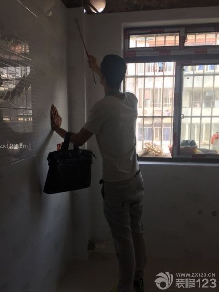 折腾了一个多月，总算到了第三关～！！监理上门验收墙砖。