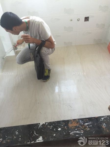 折腾了一个多月，总算到了第三关～！！监理上门验收墙砖。