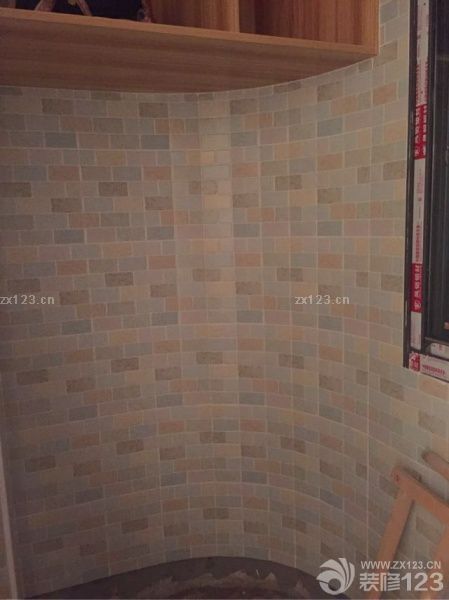 今天把热水器安装完毕，墙面也上了网～整个装修也就快结束咯。