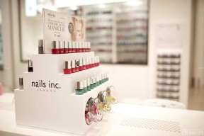 精美化妆品店陈列效果图片