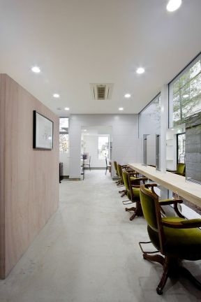 小型理发店装修图片 