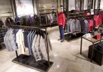 男士服装店铺室内地砖装修图