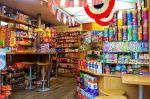 便利食品专卖店货架效果图片