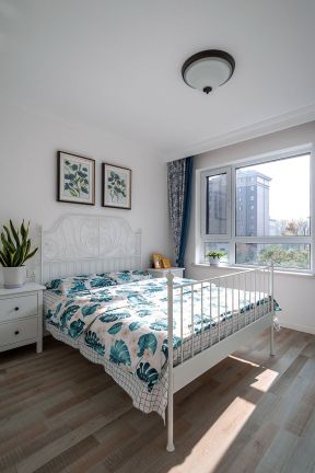 卧室木地板图片 北欧卧室装修效果图 北欧卧室灯具