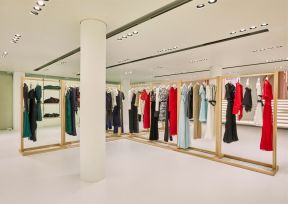 服装店吊顶效果图 服装店吊顶装修效果图 服装店吊顶装饰图