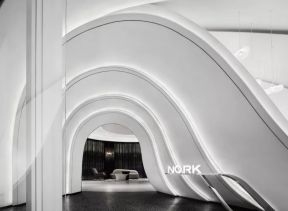 灯饰展厅吊顶装潢设计图片2023