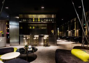 高档美发店休闲区吧台装修设计实景图