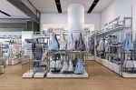 现代风格童装店装修设计效果图