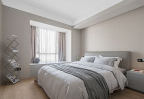 现代简约卧室飘窗装修效果图 现代简约卧室飘窗窗帘效果图