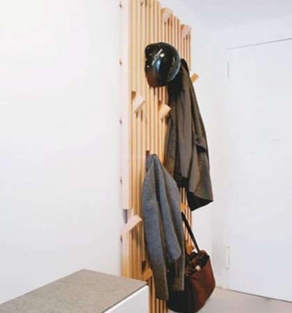 入门玄关挂衣架装修效果图片2023