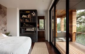 主卧室阳台装修效果图 黑色门框装修效果图片