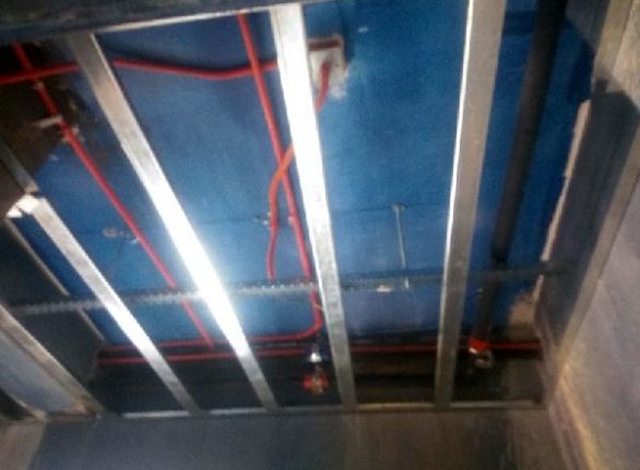 水电、砌墙、吊顶刚做完！