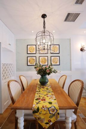 美式餐厅吊顶装修效果图 餐厅背景墙造型效果图