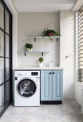 生活阳台设计图 生活阳台的设计 生活阳台的装修 墙面置物架图片 