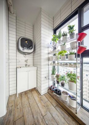 阳台墙面瓷砖 阳台木地板图片 