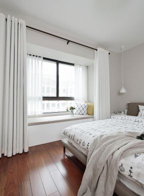 飘窗榻榻米装修效果图 飘窗榻榻米卧室设计