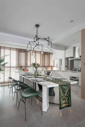 大户型餐厅装修效果图 餐厅灯具效果图 餐厅灯具装修设计效果图